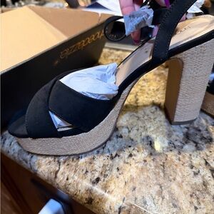Tina Crossover Black Faux Suede Chunky Heel Platform Sandals sz 10